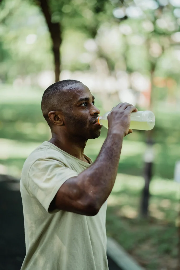 recuperation-hydratation L'hydratation constitue une bonne technique de récupération du sportif après l'effort